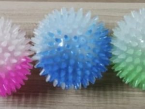 JUGUETE P/GATOS, PELOTA CON PINCHIITOS. - SA0218